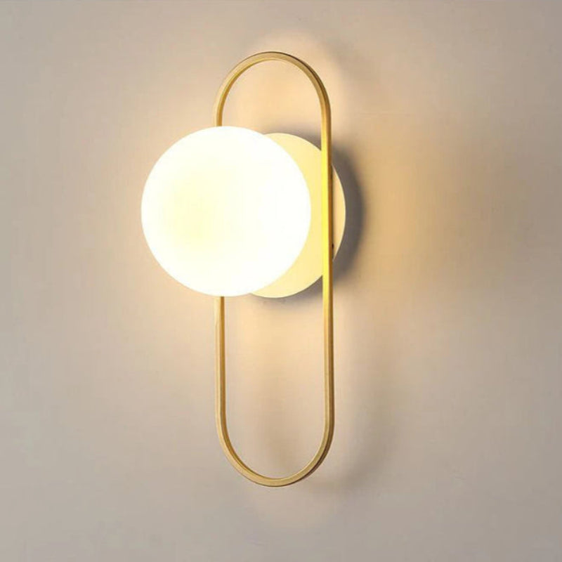 Applique Murale LED Luxora Dorée en Métal et Verre | Luminaire Moderne