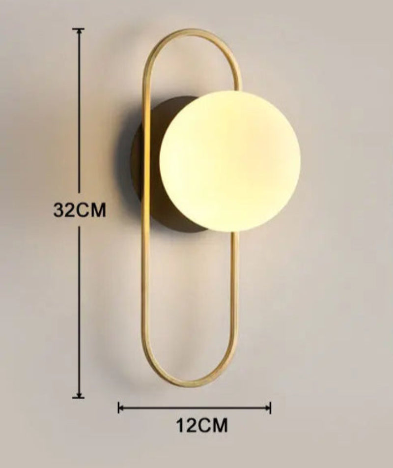 Applique Murale LED Luxora Dorée en Métal et Verre | Luminaire Moderne