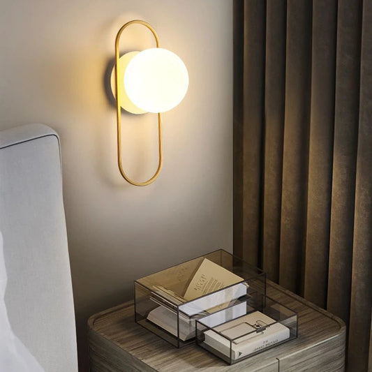 Applique Murale LED Luxora Dorée en Métal et Verre | Éclairage Moderne